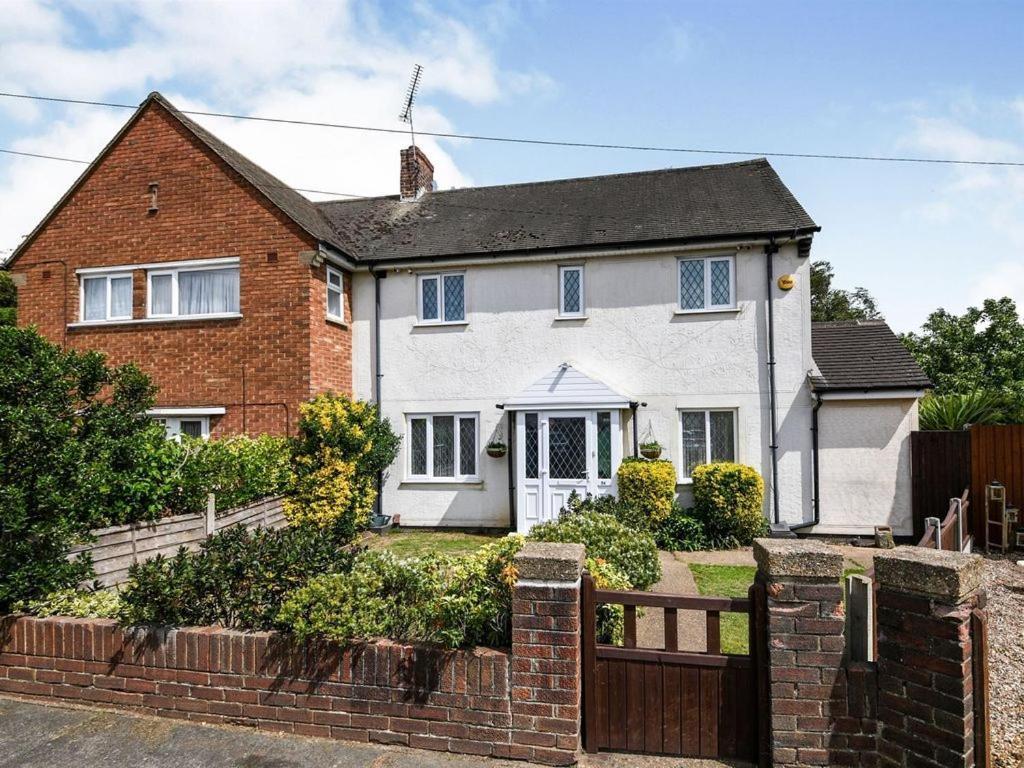 Specious 3Bed Property With Parking & Large Garden Aveley Luaran gambar