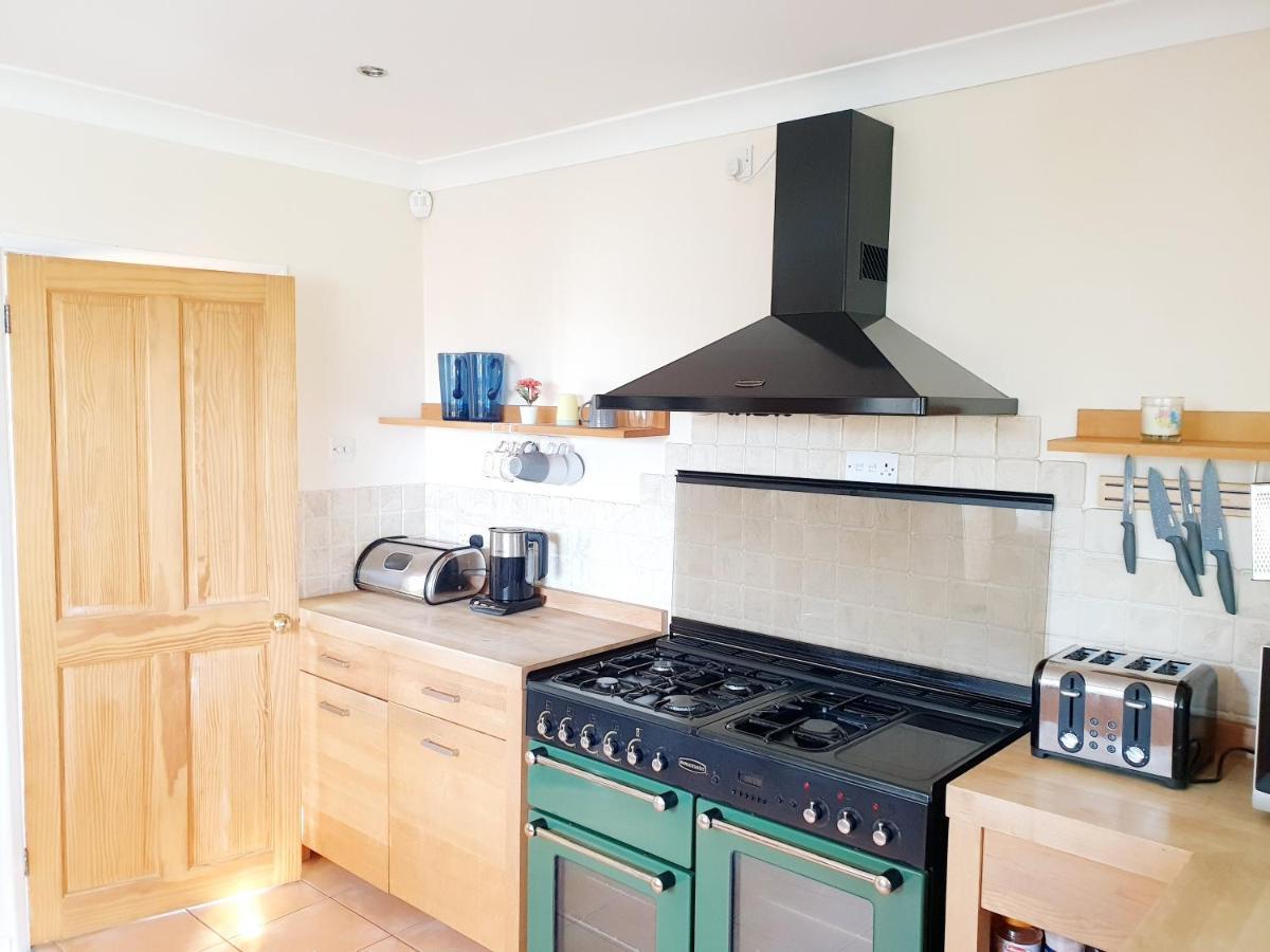 Specious 3Bed Property With Parking & Large Garden Aveley Luaran gambar