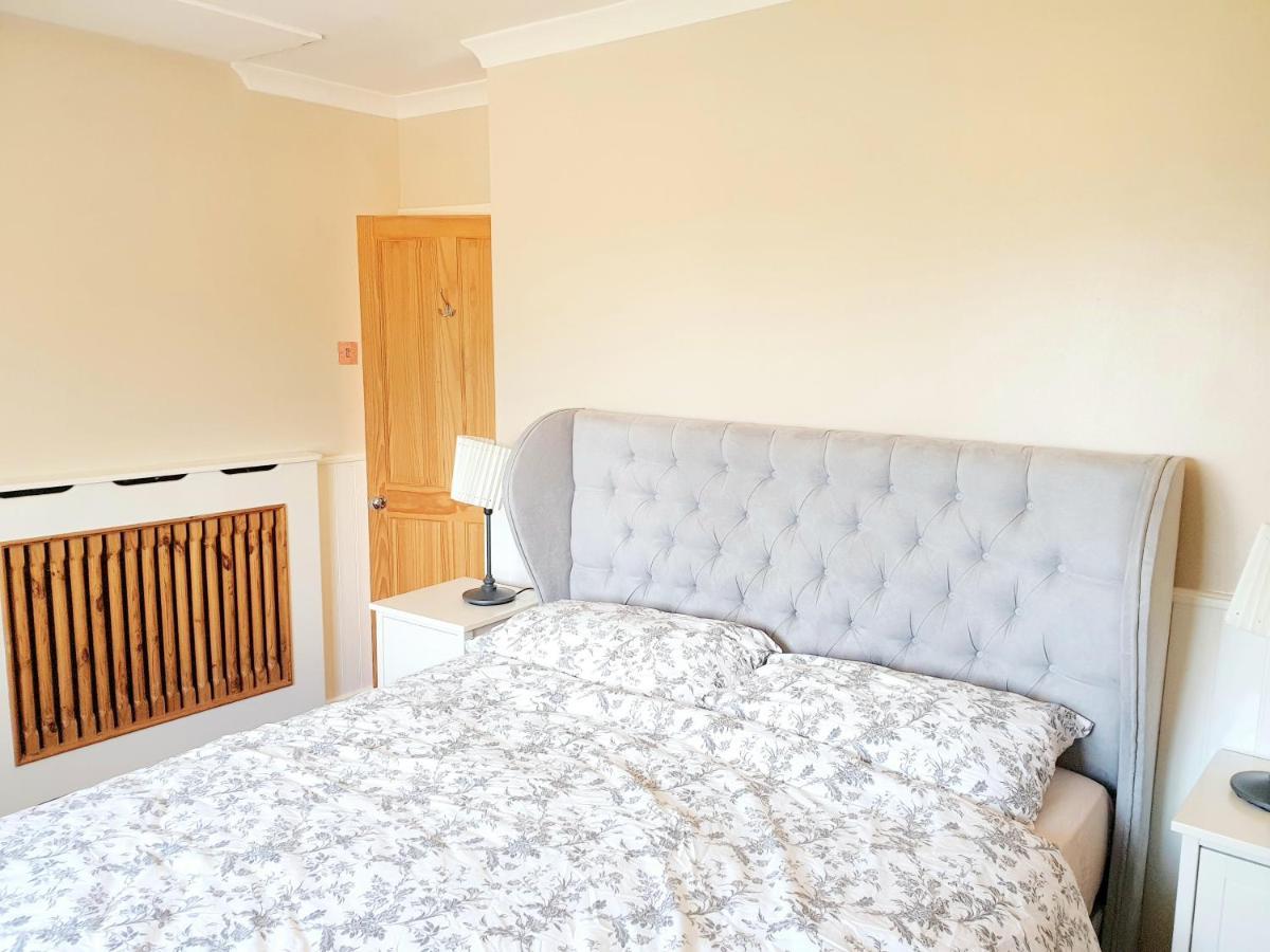 Specious 3Bed Property With Parking & Large Garden Aveley Luaran gambar
